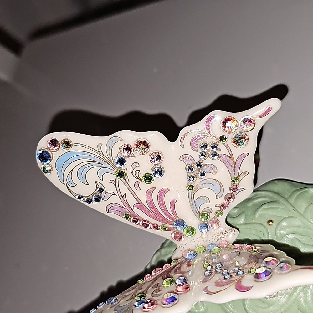 Lenox Butterfly - Picture 8 of 8